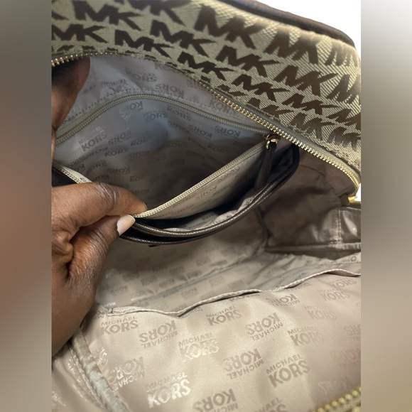 Michael Kors large backpack - Picture 8 of 12